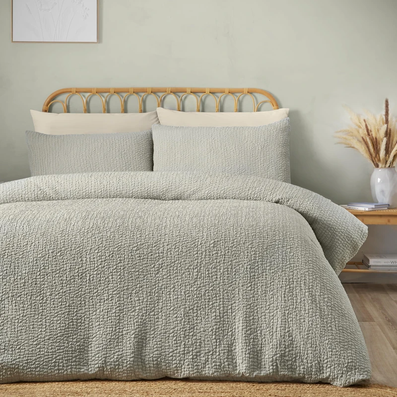 Catherine Lansfield Crinkle Seersucker Super King Duvet Cover Set with Pillowcases Green