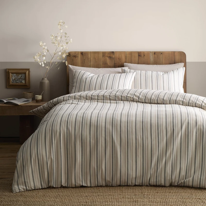Appletree Yarn Dyed Woven Thin Stripe Duvet Cover Set King Size 230 x 220cm – Natural Textured Bedding with Soft Cotton‑Blend Finish, Includes 2 Pillowcases