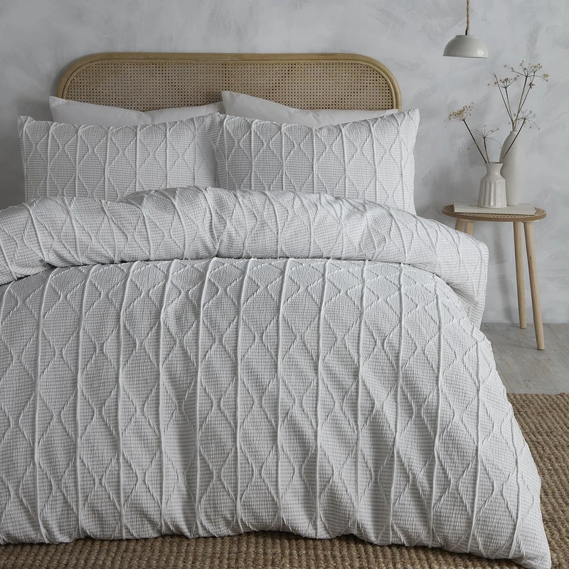 Serene Crinkle Stripe Duvet Cover Set King 230 x 220cm – Textured White Bedding with Modern Stripe Design, Includes 2 Pillowcases