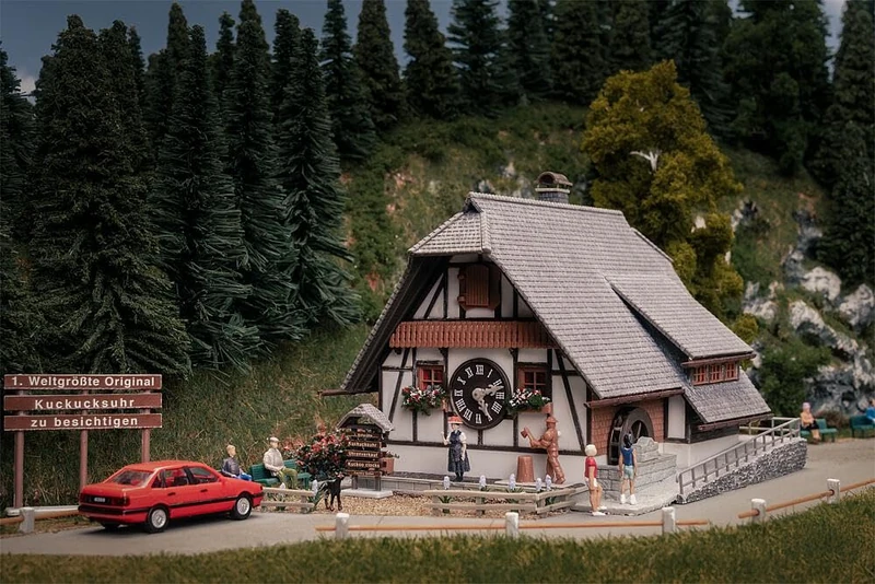 Faller 130011 - Anniversary Model 1st World's Largest Cuckoo Clock with Figure - Gauge H0 - Image 1