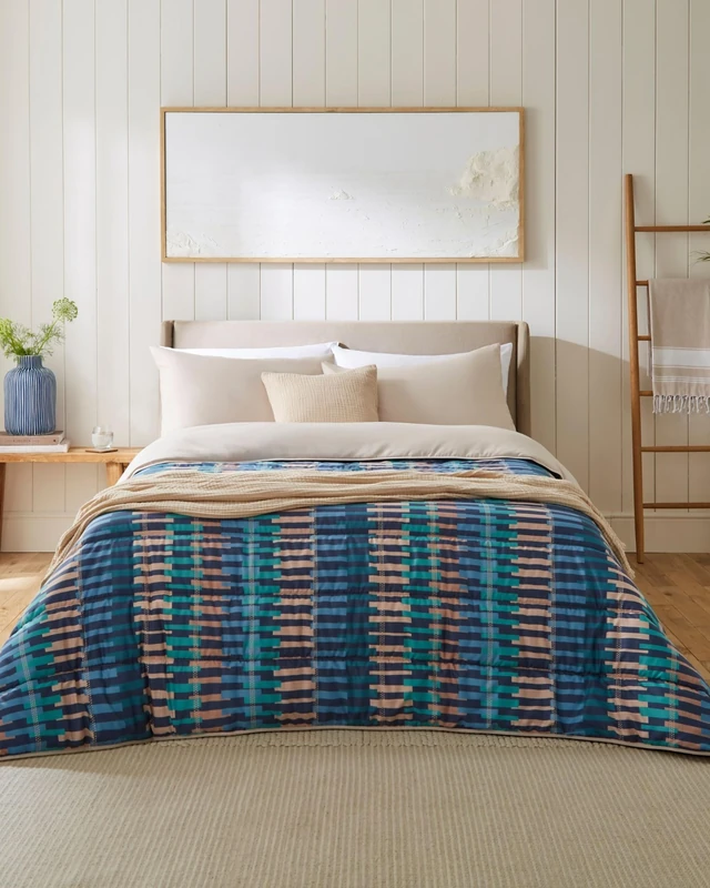 Night Lark Coverless Duvet and Pillowcase Set, Spring Summer Collection – 10 Tog Coverless Double Duvet with Smartfil® Fibre, Machine Washable, Hypoallergenic – Twilight Stripes, Double Bed Size