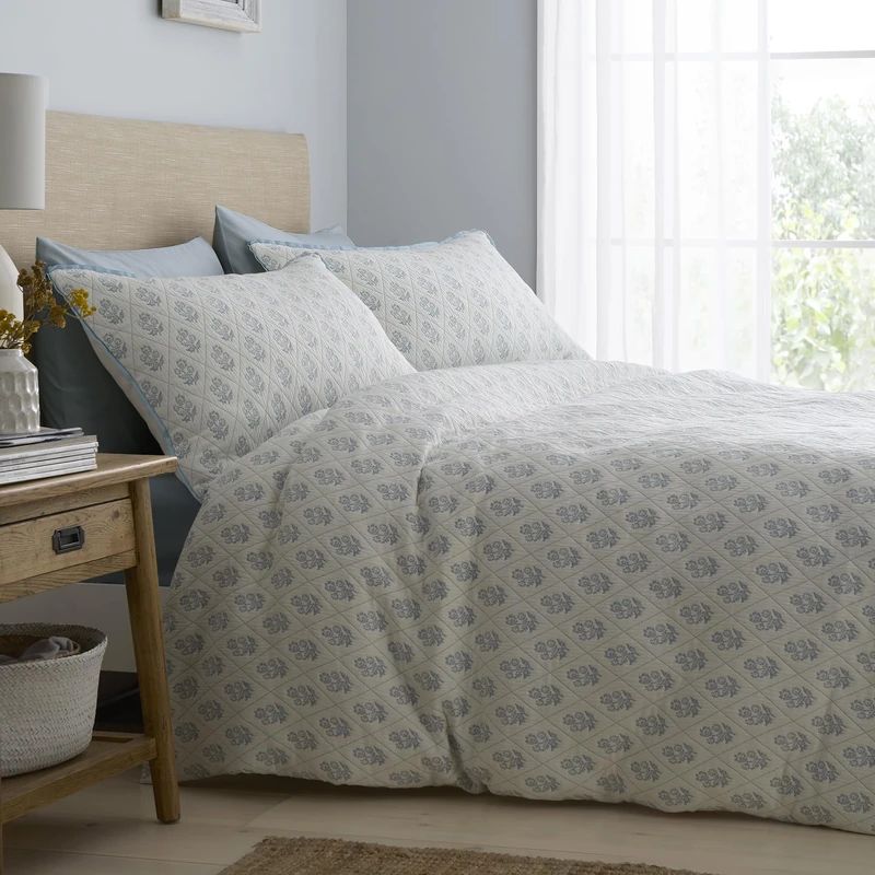 Dreams and Drapes Block Floral -Jacquard King Duvet Cover Set