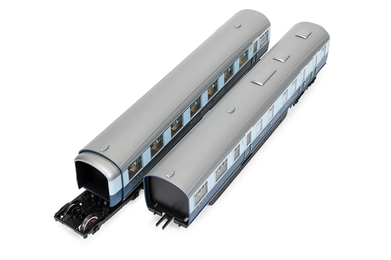 Hornby R40479 LNER West Riding Limited Open Third & Kitchen Third Articulated Coach pack, Railway - Rolling Stock, for ages 14+ Years