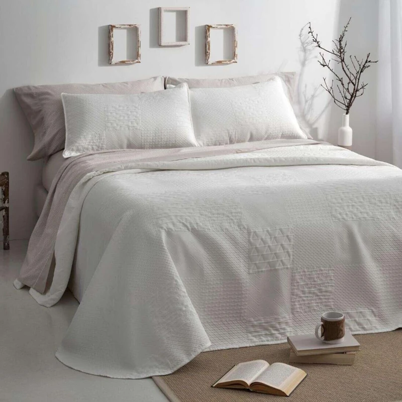 Burrito Blanco | Summer Quilt | Bed 180 cm (+Available Measurements) | Design 165 | White (180 x 190/200 cm.) - Image 1