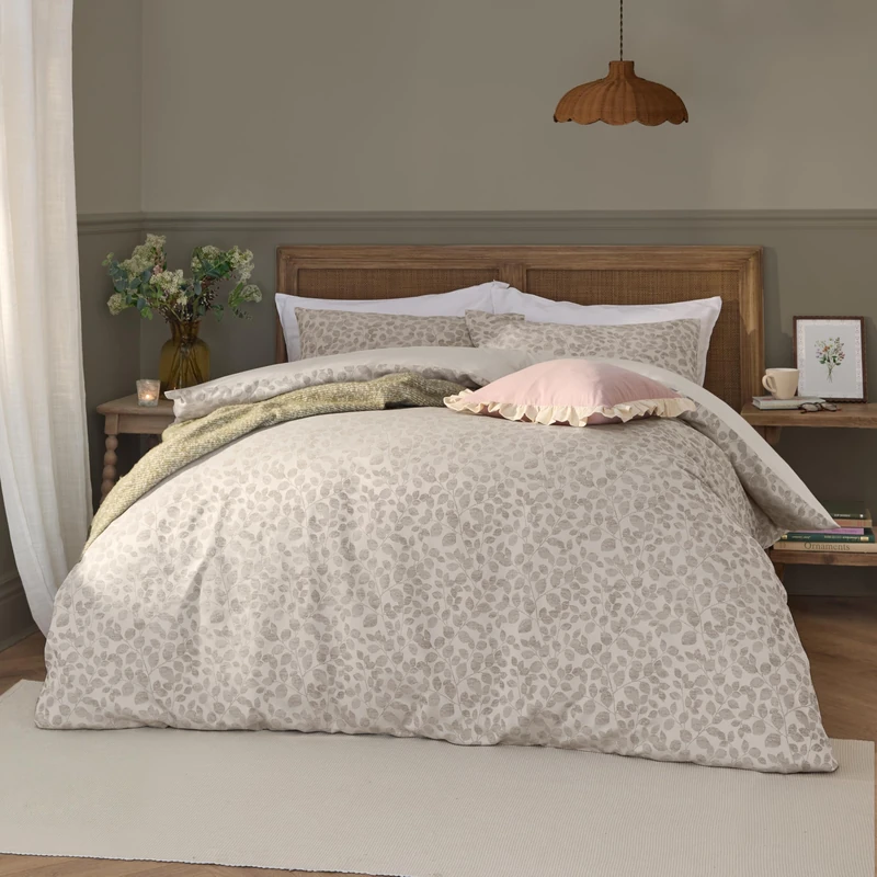 furn. Wylder Grace Leaf Duvet Cover Set – Matt Satin Jacquard Tonal Reverse Bedding (Natural – Single)