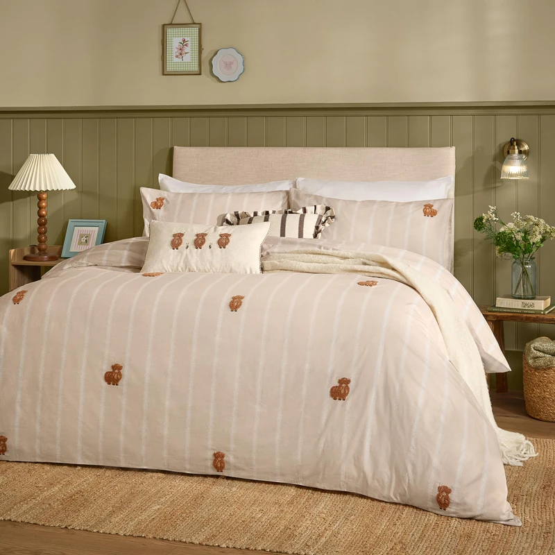 furn. Wylder Ramble Highland Cows Duvet Cover Set – Striped Embroidered Highland Cow Cosy Rustic Cotton Bedding (Ginger – Double)