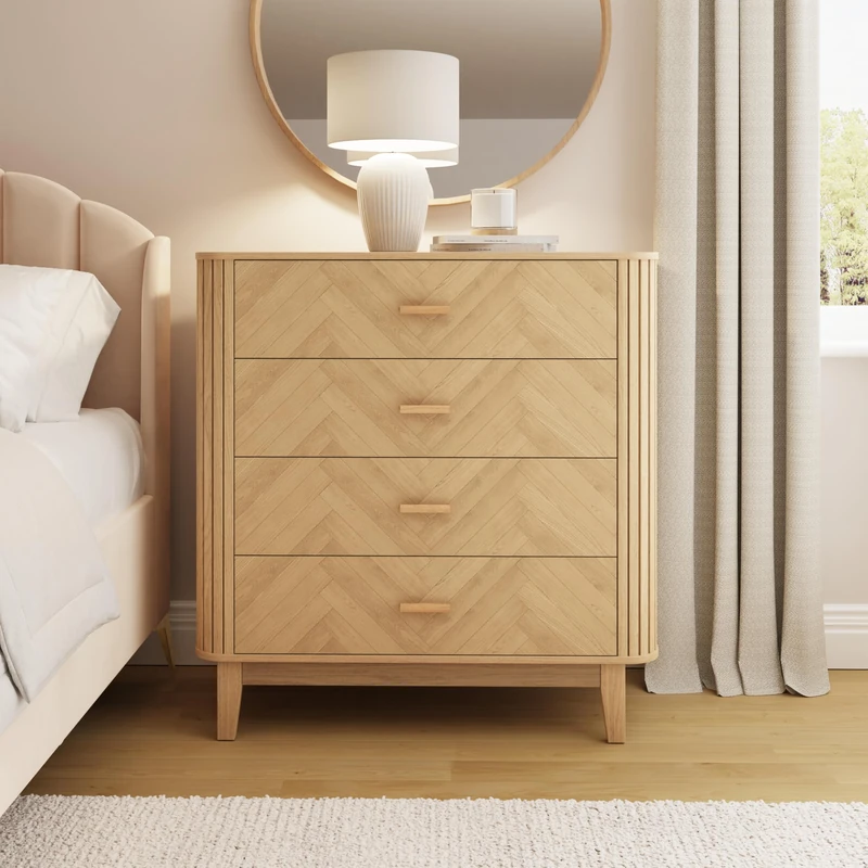 GFW Axel 4 Drawer Chest of Drawers Oak Effect Tallboy Storage Unit, Wooden Bedroom Cabinet, Modern Scandinavian Furniture with Chevron Design