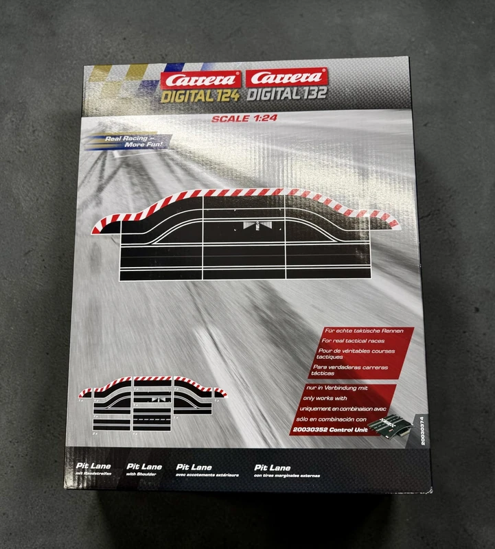 Carrera Pit Lane with Shoulder