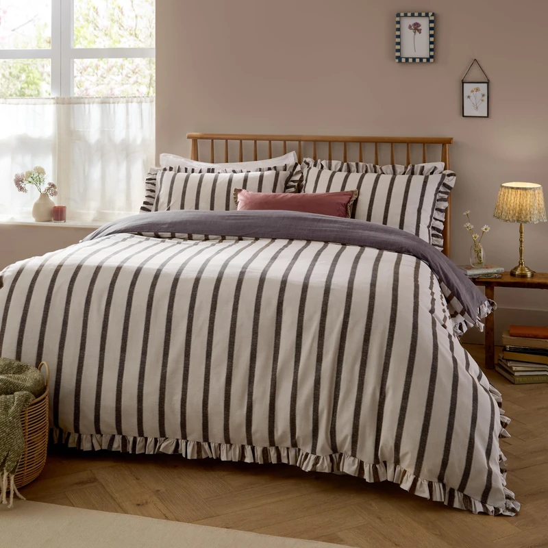 furn. Wylder Connie Duvet Cover Set – Reversible Cotton Rich Stripe Ruffle Linen Look Bedding (Chocolate – King)