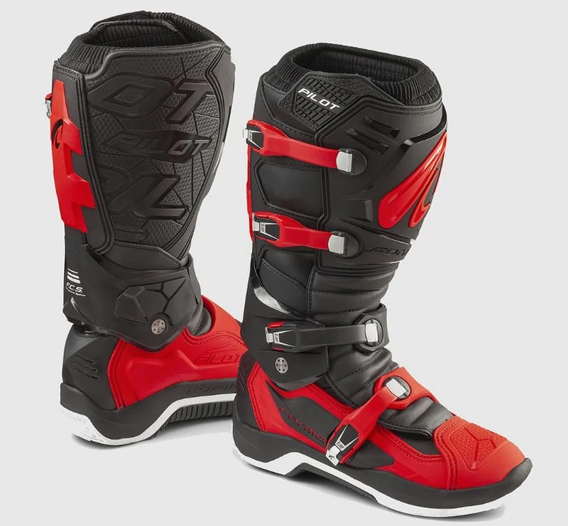 FORMA Pilot Red/Black 43