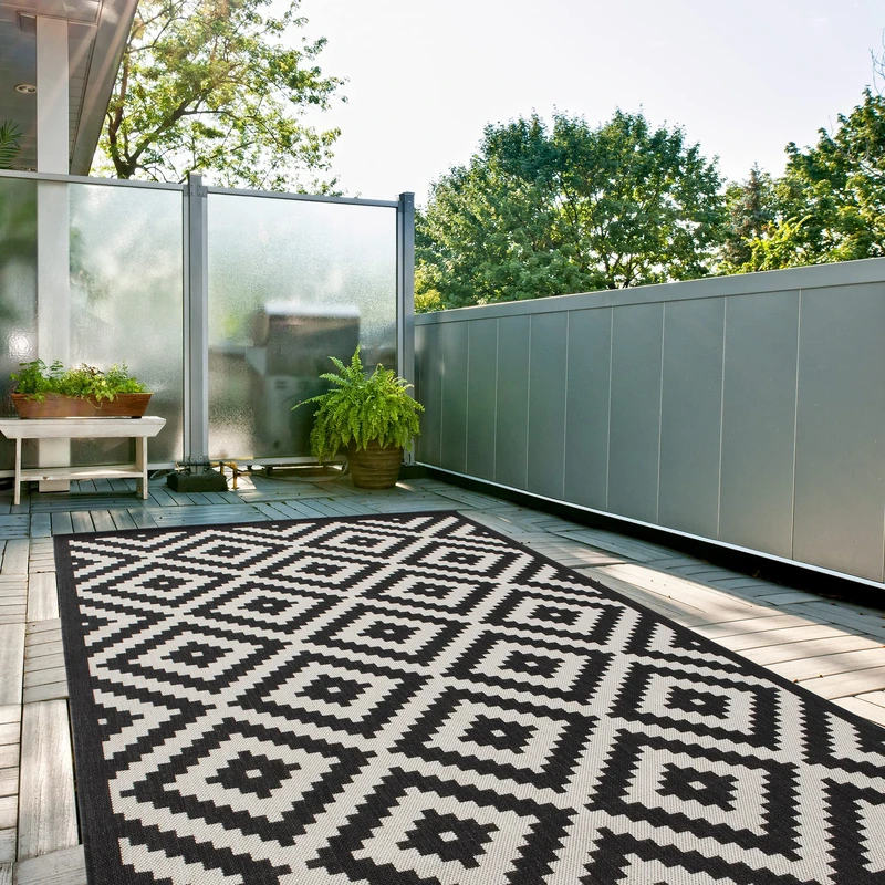 THE RUGS Outdoor Rug – Weather & UV Resistant Outdoor/Indoor Area Rugs - Durable Rugs for Patio, Deck, Garden, Kitchen, Bathroom or Living Room - Diamond, Black, 240 x 340 cm