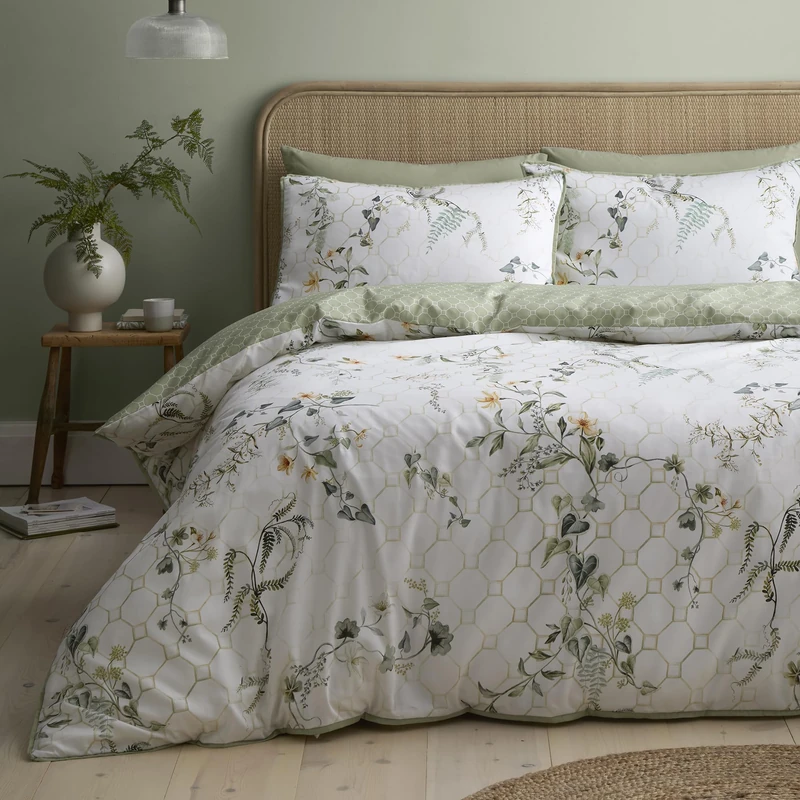 Appletree Heritage Floral Trellis Green Duvet Cover Set Double – Floral Piping Trim Bedding – Breathable Cotton – Includes 1 Duvet Cover (200 x 200cm) & 2 Pillowcases – Green Floral Bedroom Set