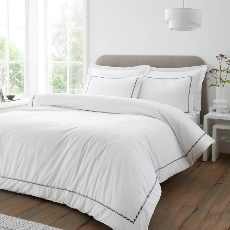 Bianca Contrast Trim 200 Thread Count Cotton King Duvet Cover Set with Pillowcases White/Black
