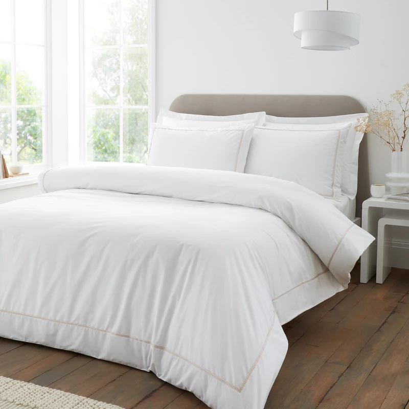 Bianca Contrast Trim 200 Thread Count Cotton Super King Duvet Cover Set with Pillowcases White/Natural - Image 1