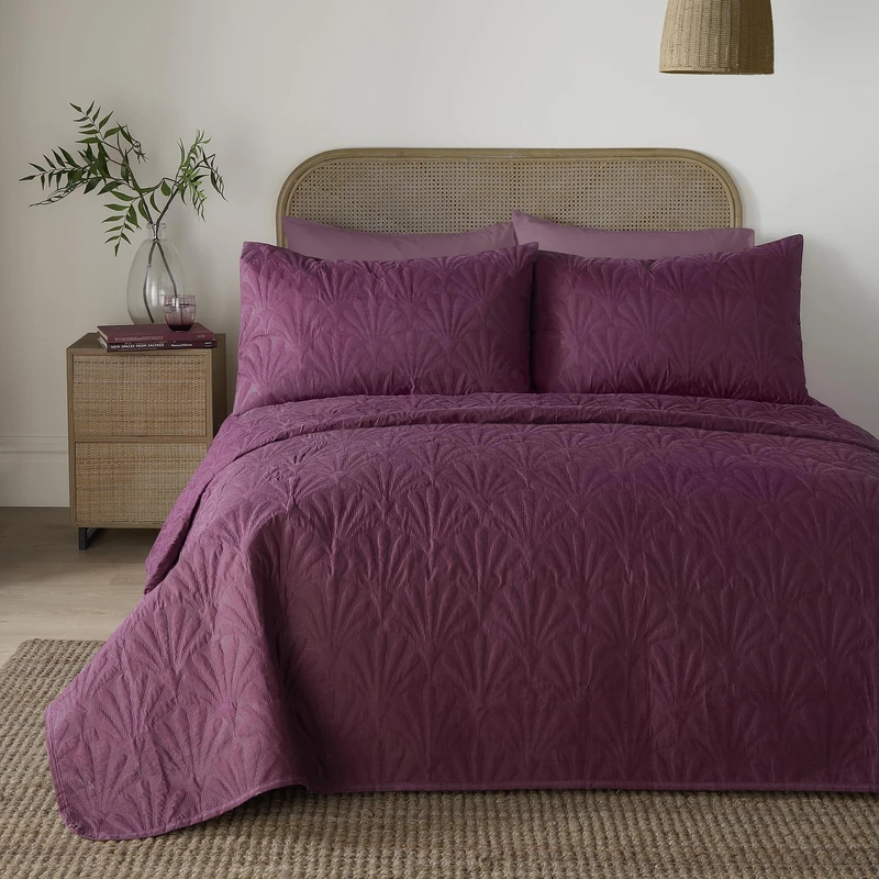 Serene Cavali Red Bedspread King – Geometric Minimalist Bedding – Pinsonic Polyester – Red Geometric Bedroom Decor