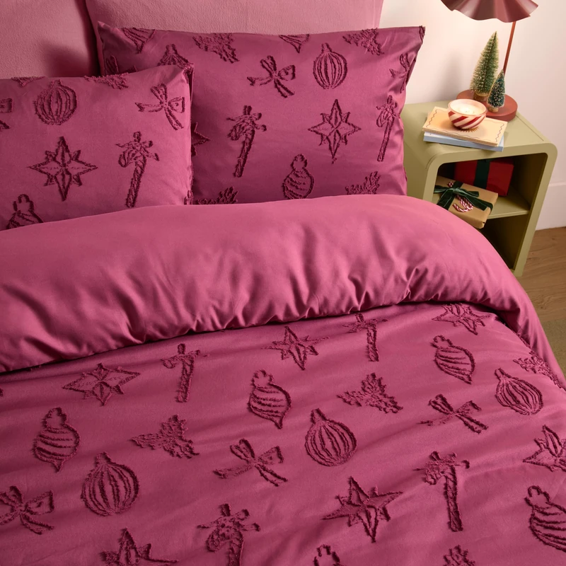 furn. Duvet Day Christmas Tufted Duvet Cover Set (Berry - Super King)