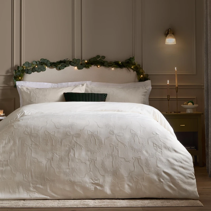 Paoletti Winter Wreath Duvet Cover Set (White - Double)
