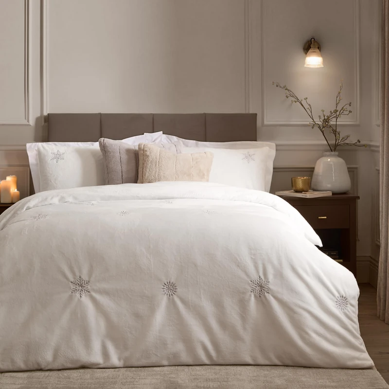 Paoletti Frosted Snowflake Duvet Cover Set (White - Double)