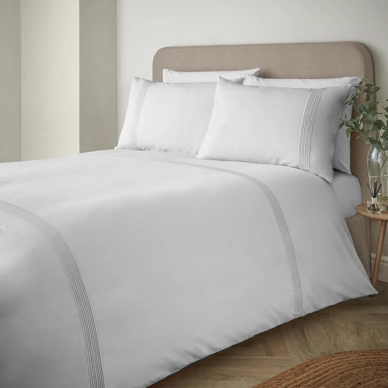 Catherine Lansfield Pintuck Easy Iron Percale Super King Duvet Cover Set White - Image 1