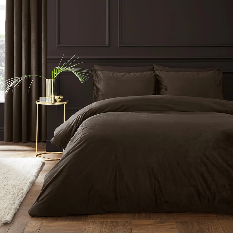 Catherine Lansfield Kingsley Matt Velvet Super King Duvet Cover Set Chocolate - Image 1
