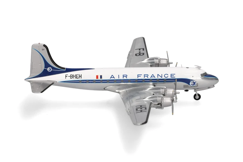 Herpa airplane model Air France Douglas DC-4, on a scale of 1:200, metal miniature with pedastal, model building, collectors edition